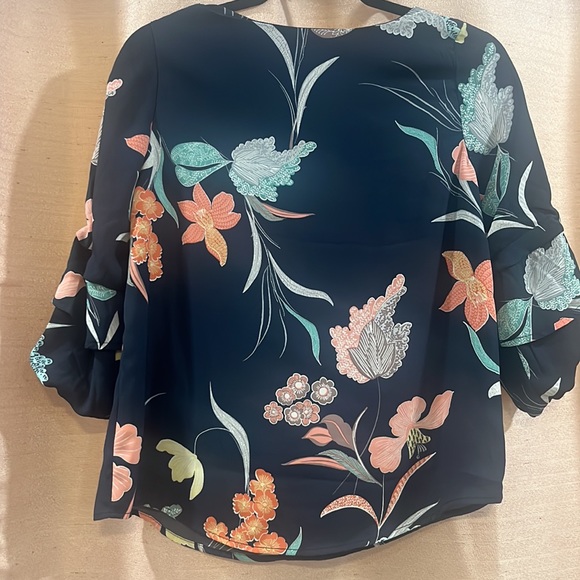 Monteau top - Picture 4 of 6